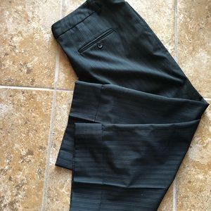 Worthington Black pinstripe capris 10 wide cuff